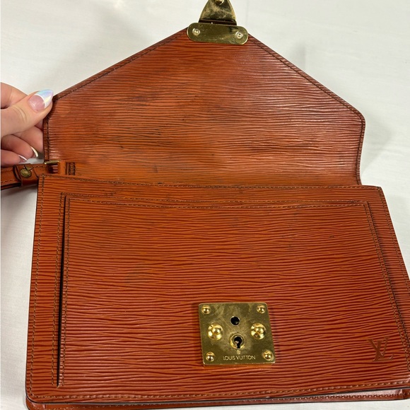 Louis Vuitton Sellier Dragonne Epi Clutch Sold - Picture 11 of 16